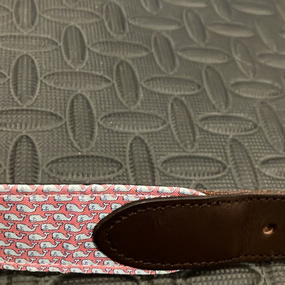 Vineyard Vines size 30 belt